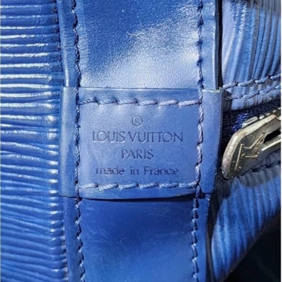 Authentic LOUIS VUITTON Epi Alma Myrtle Bag Blue - Picture 4 of 14